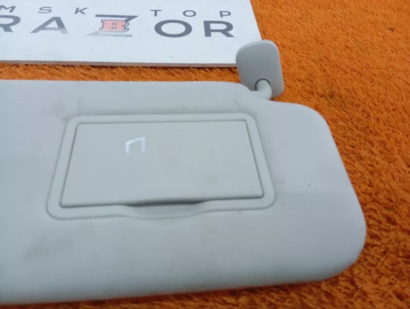 Козырек солнцезащитный