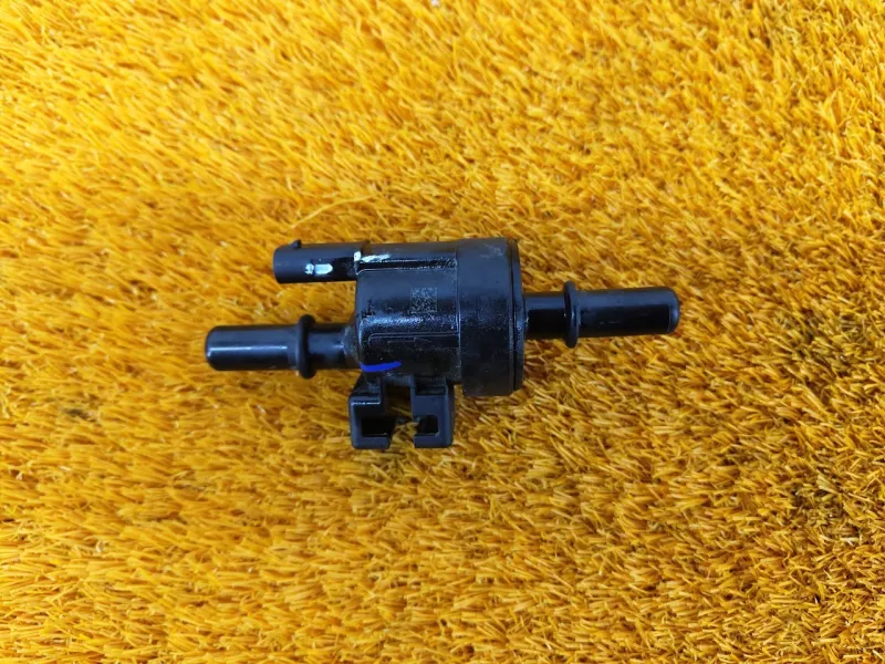 Клапан вентиляции топливного бака