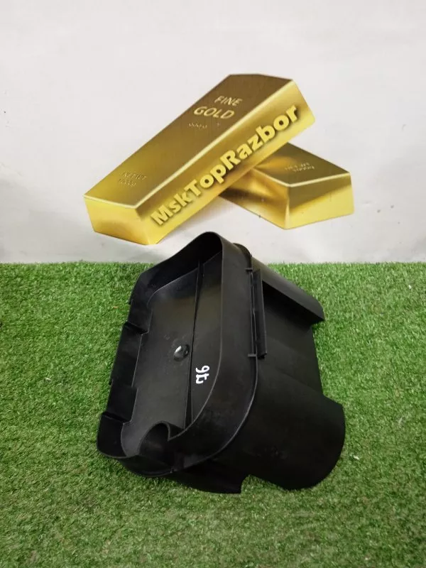 Накладка крышки багажника