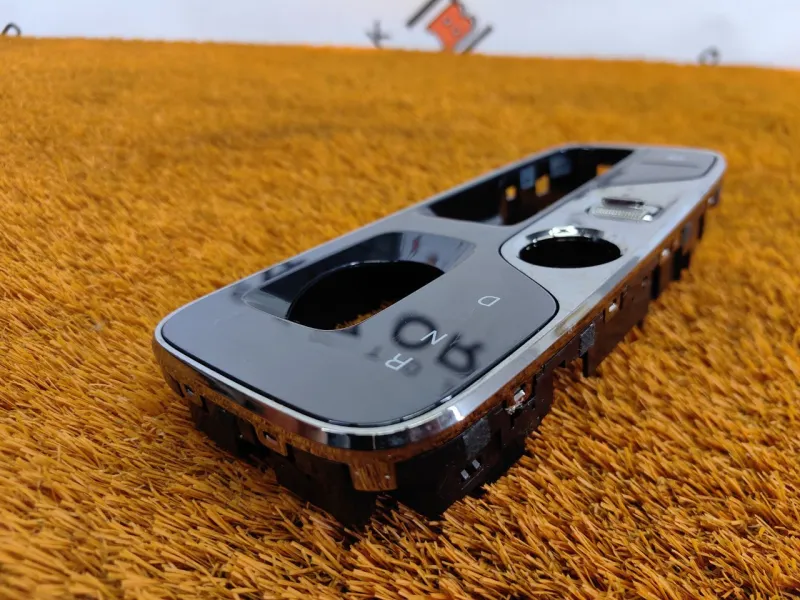 Накладка центральной консоли