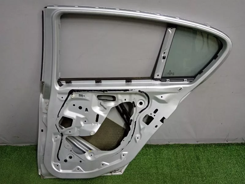 Дверь BMW 1-Series 2008 41527191018 E87, задняя правая