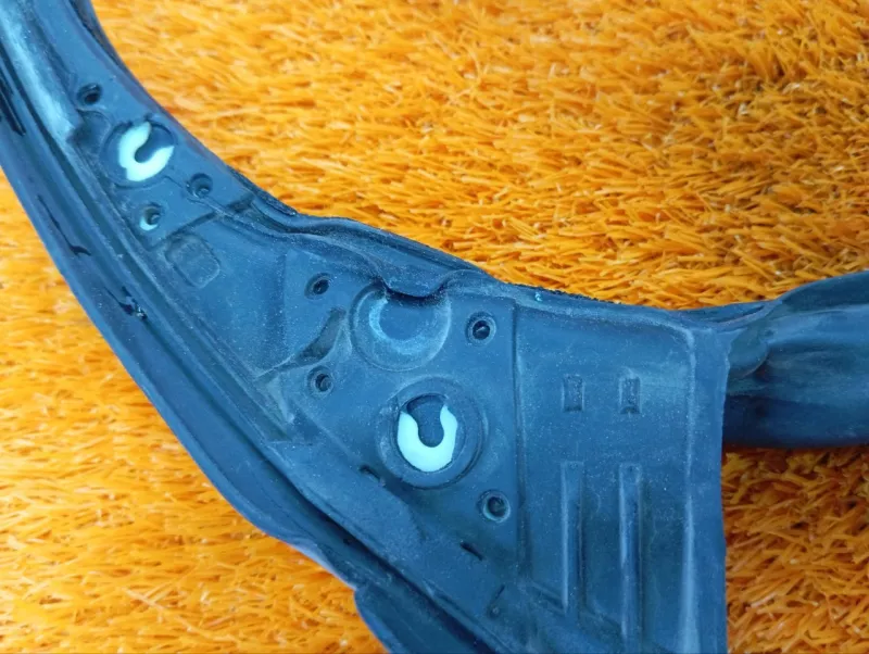 Уплотнитель двери