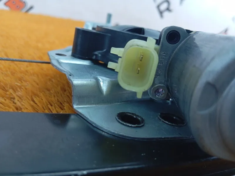 Стеклоподъемник