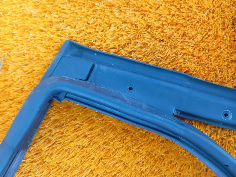 Уплотнитель двери