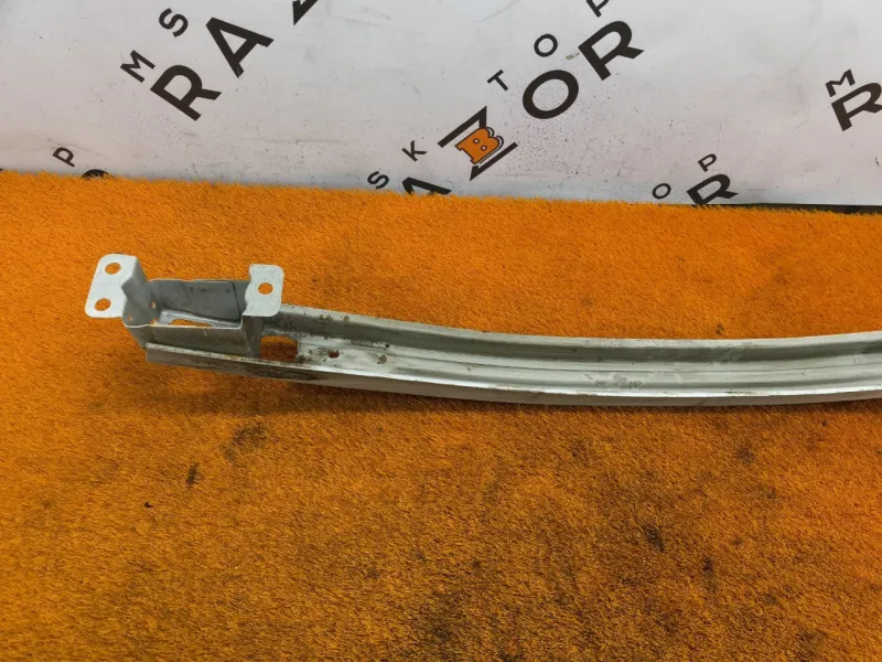 Усилитель бампера