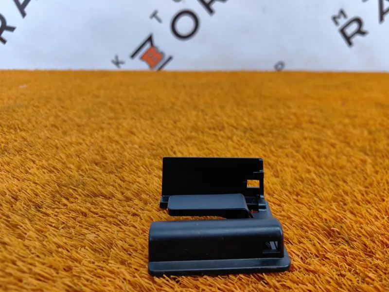 Заглушка полозьев сиденья