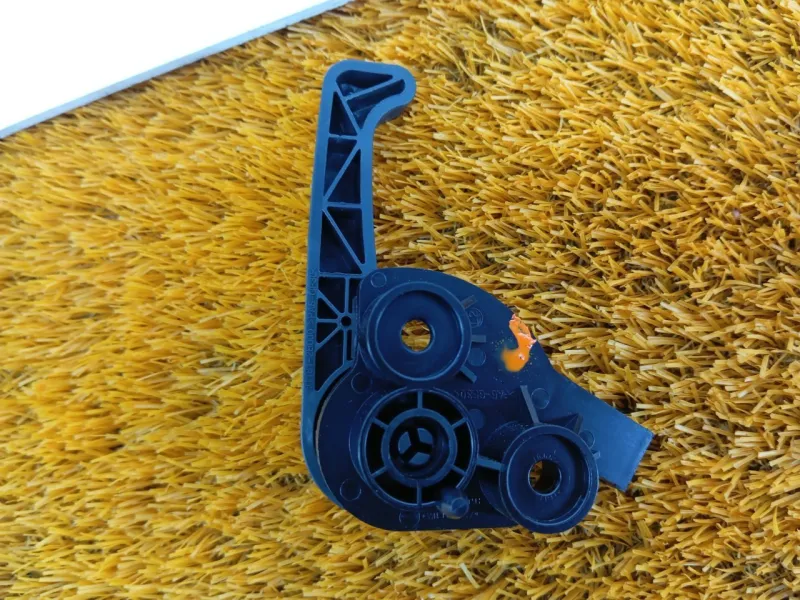 Ручка открывания капота