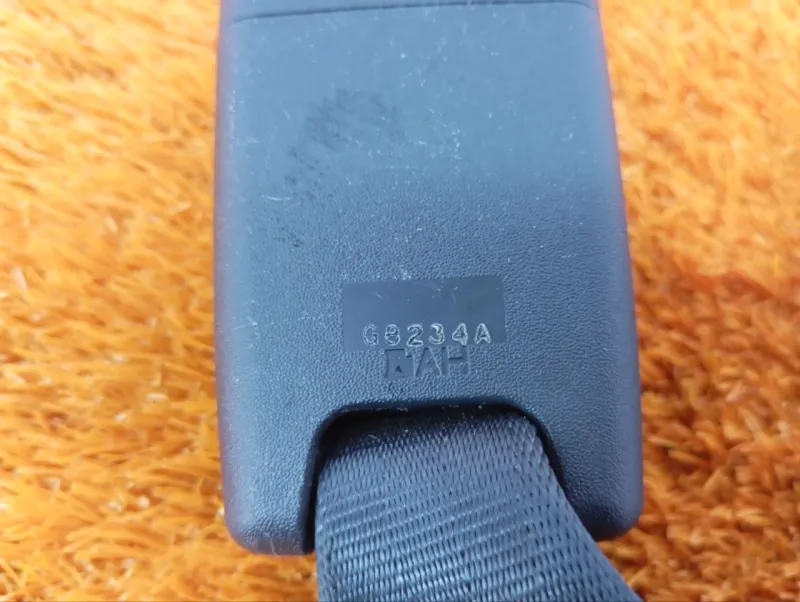 Ответная часть ремня безопасности