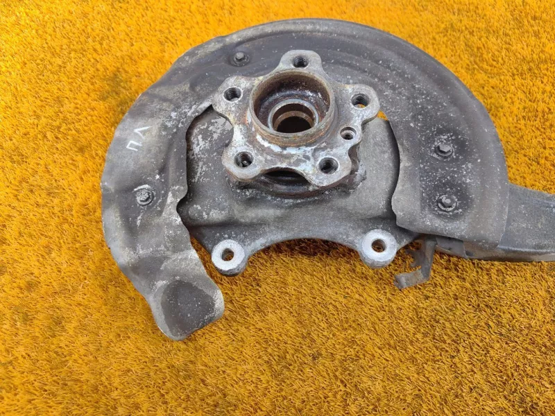 Кулак поворотный