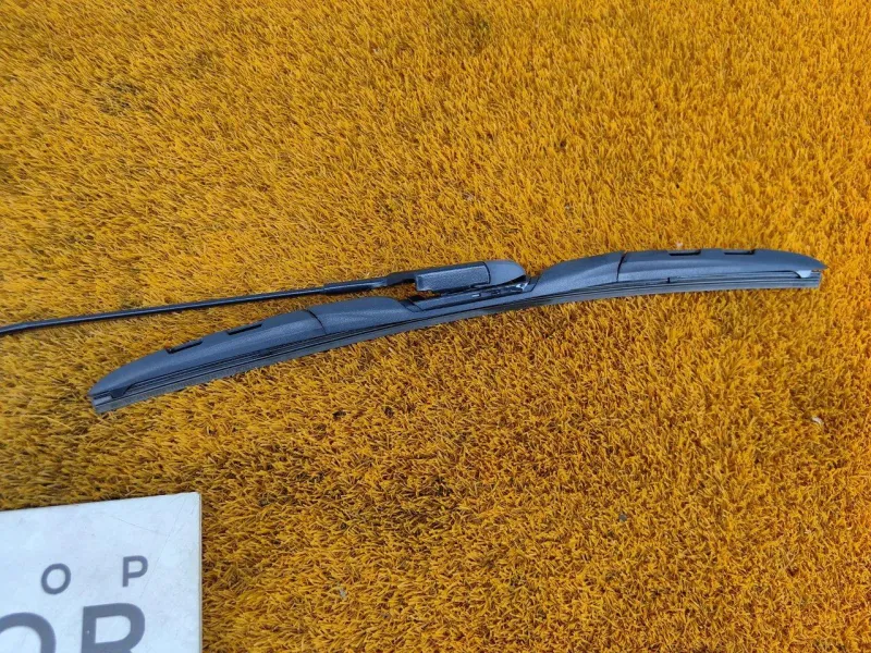 Поводок стеклоочистителя лобового стекла