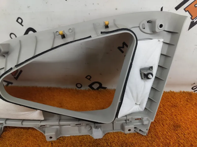 Накладка на стойку кузова