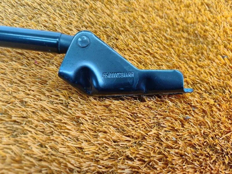 Амортизатор крышки багажника