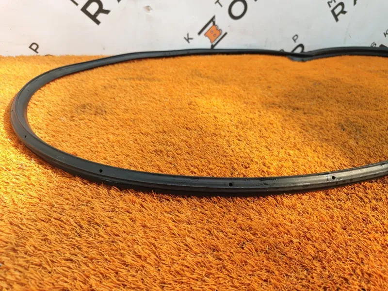 Уплотнитель двери