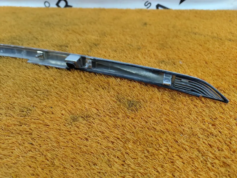 Накладка двери багажника