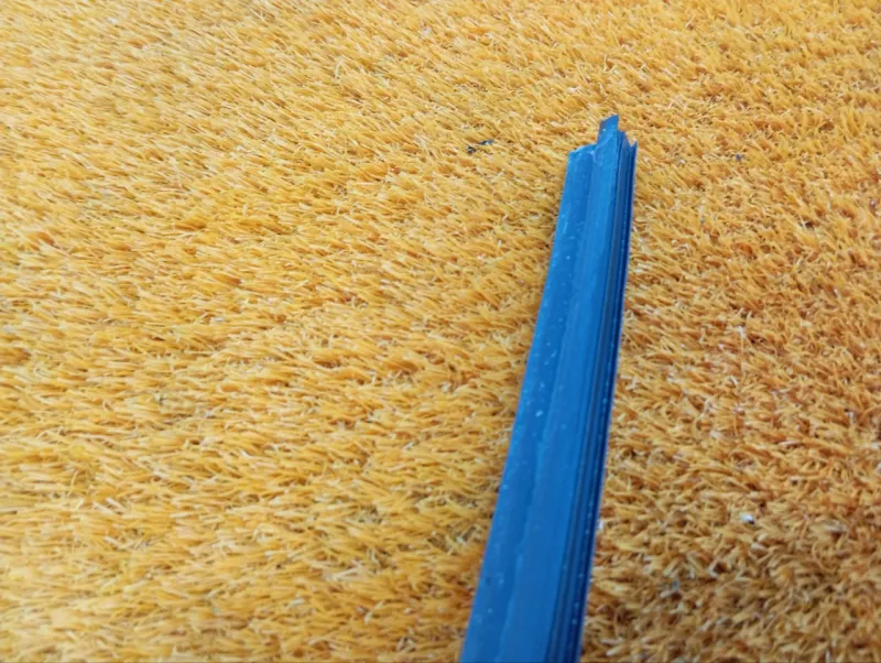 Уплотнитель стекла двери