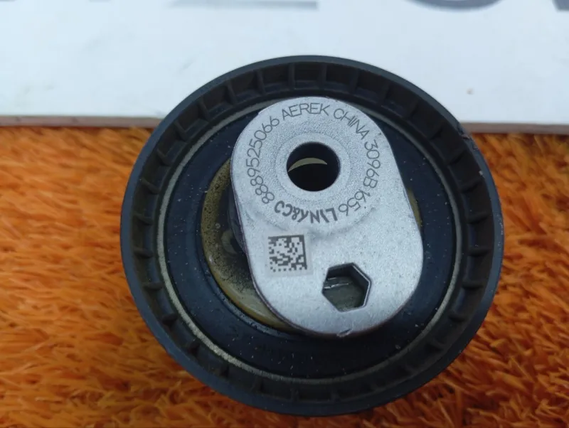 Натяжитель приводного ремня