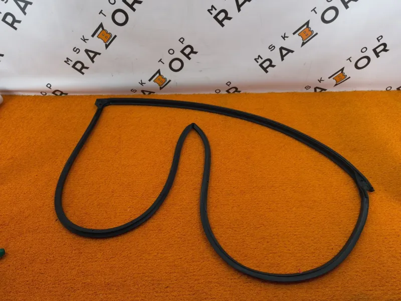 Уплотнитель двери