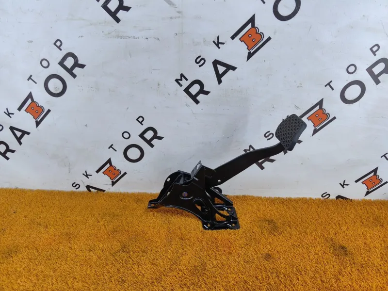 Педаль тормоза