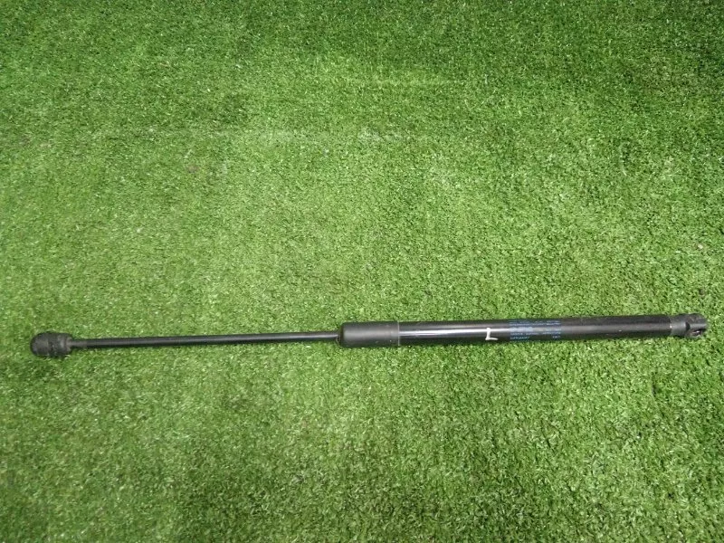 Амортизатор багажника