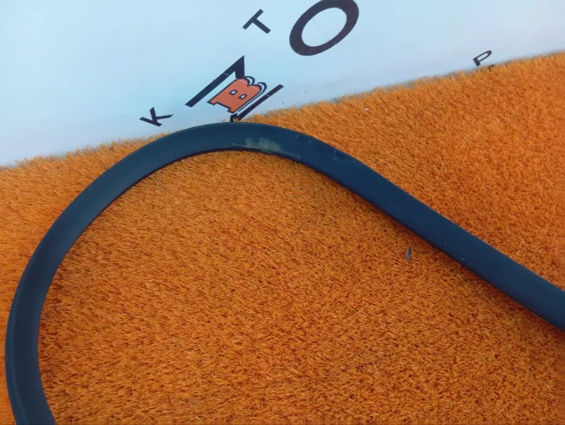 Уплотнитель проема двери