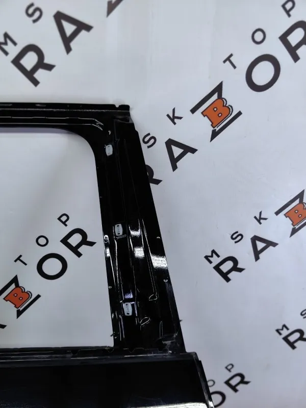 Дверь боковая