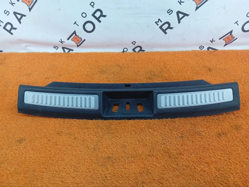 Накладка замка багажника