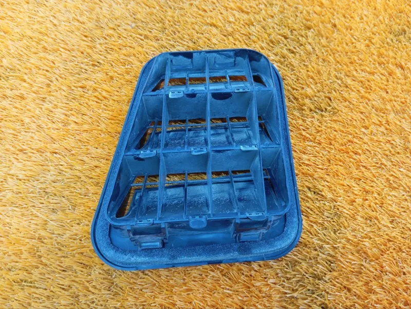 Решетка вентиляционная