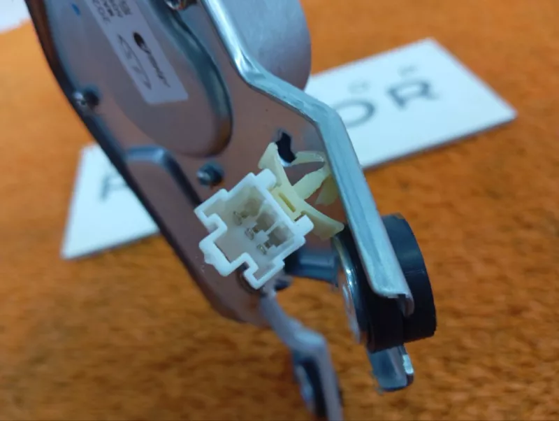 Моторчик стеклоочистителя