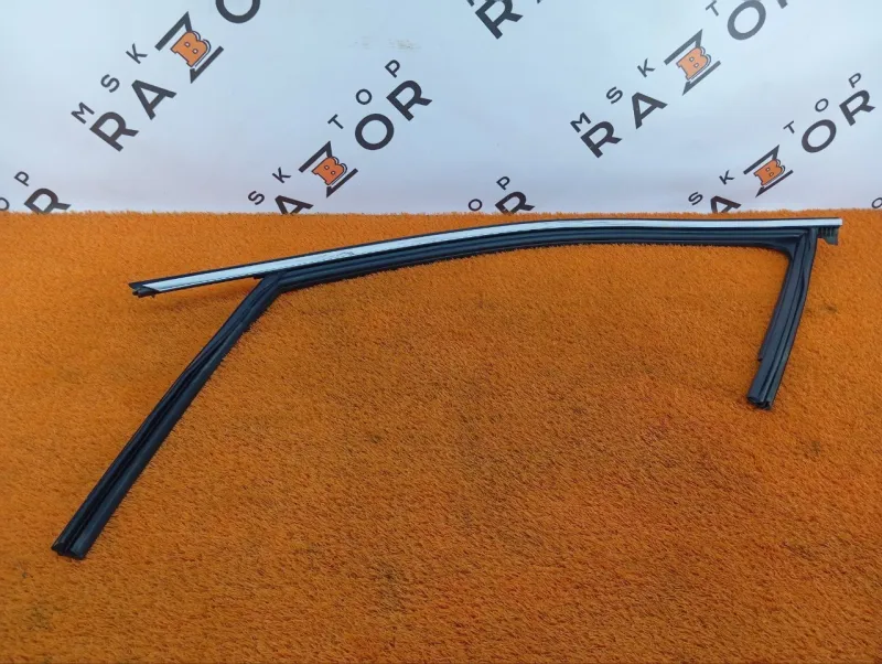 Уплотнитель стекла двери