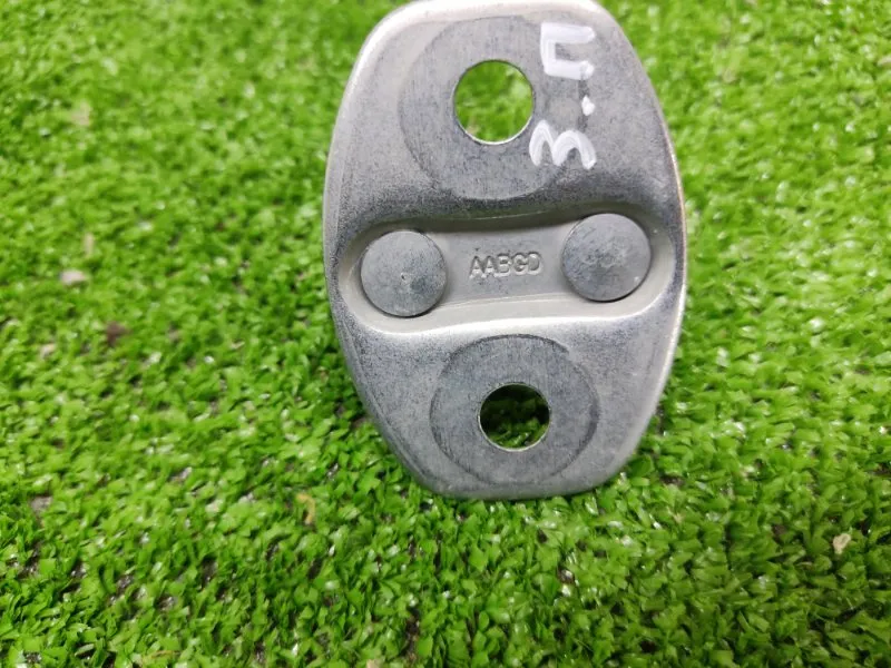 Ответная часть замка двери