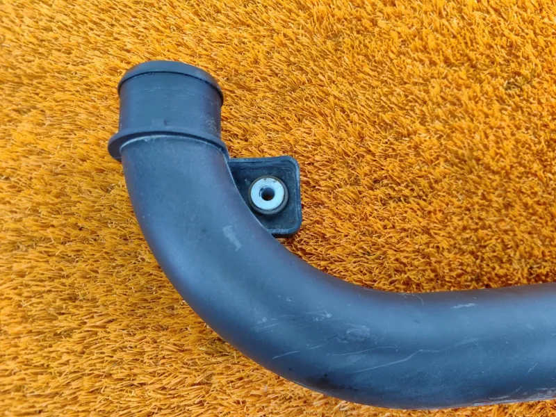 Патрубок интеркулера