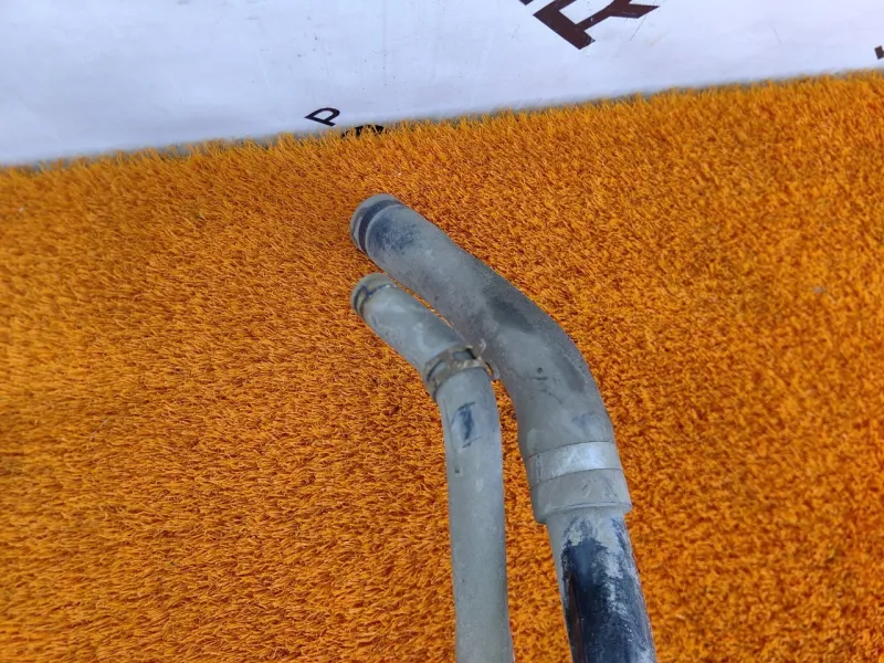 Горловина топливного бака