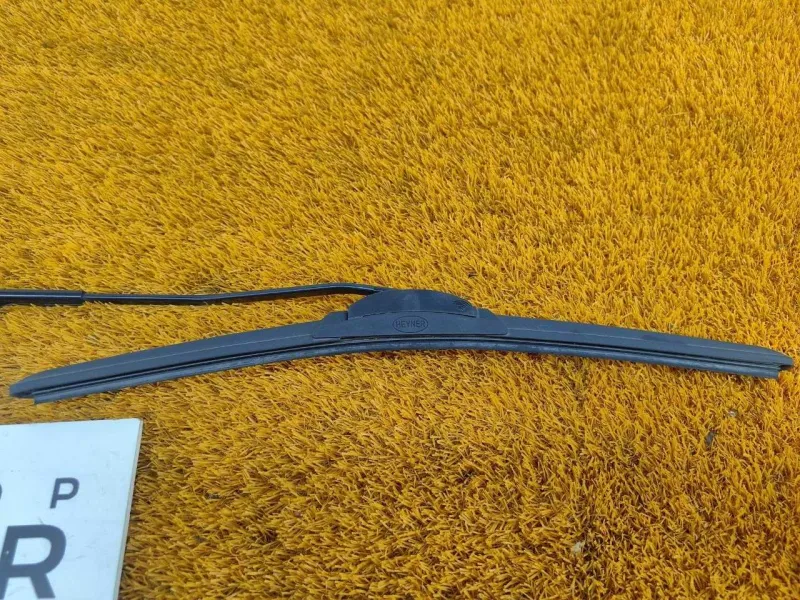 Поводок стеклоочистителя лобового стекла