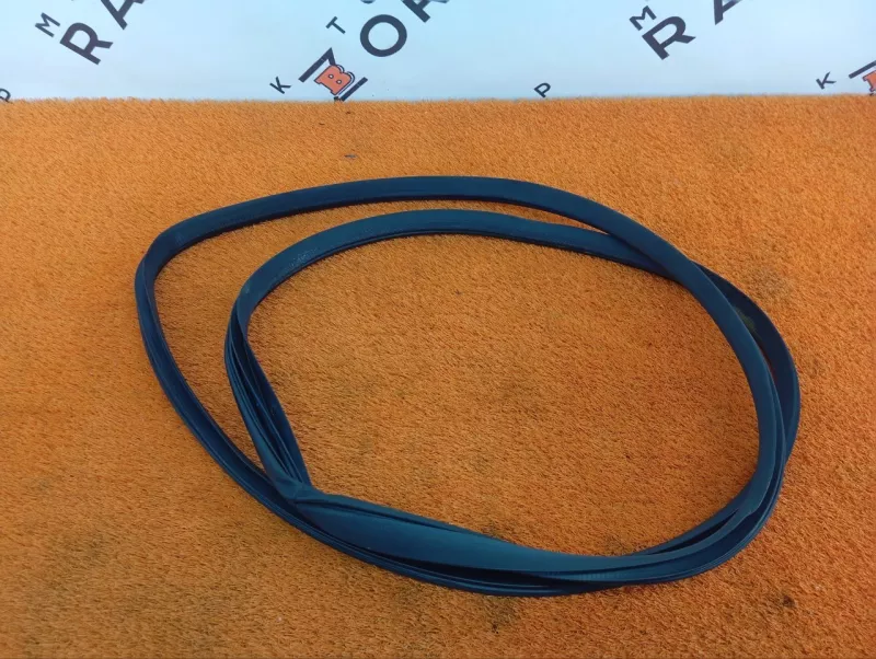 Уплотнитель проема двери