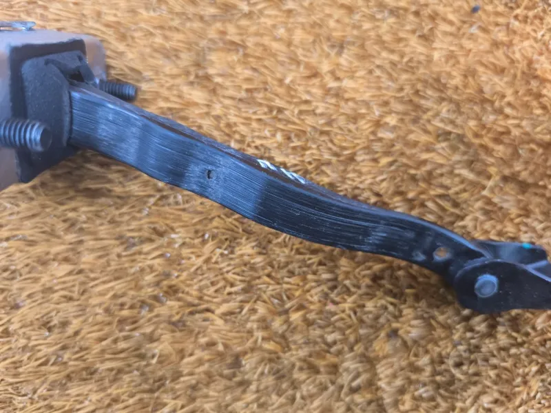 Ограничитель двери