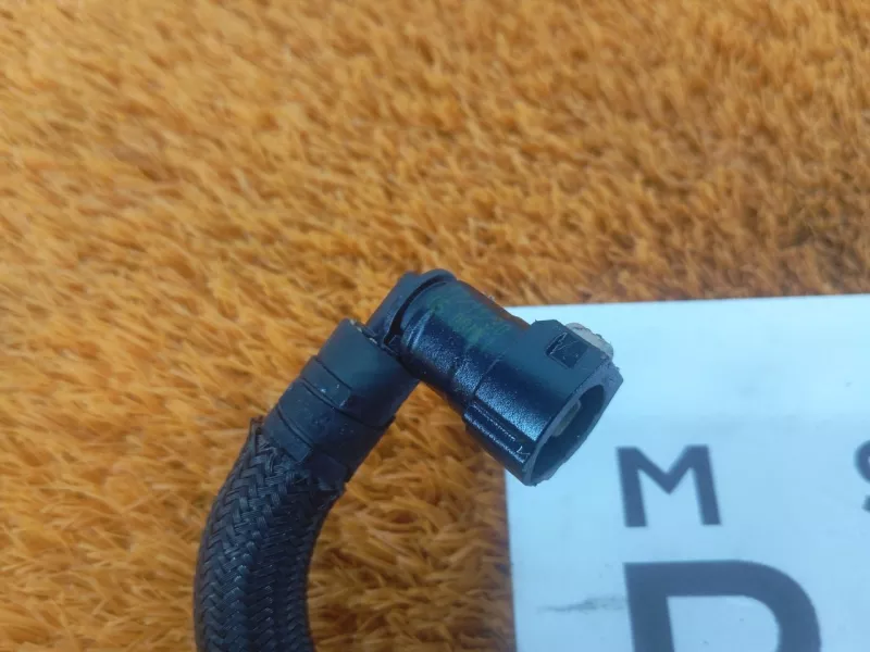 Трубка топливная