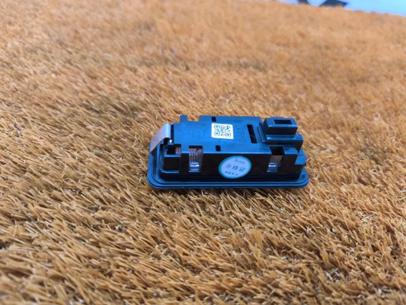 Плафон подсветки багажника