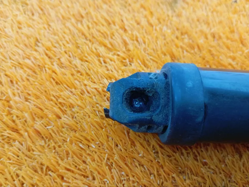 Амортизатор крышки багажника