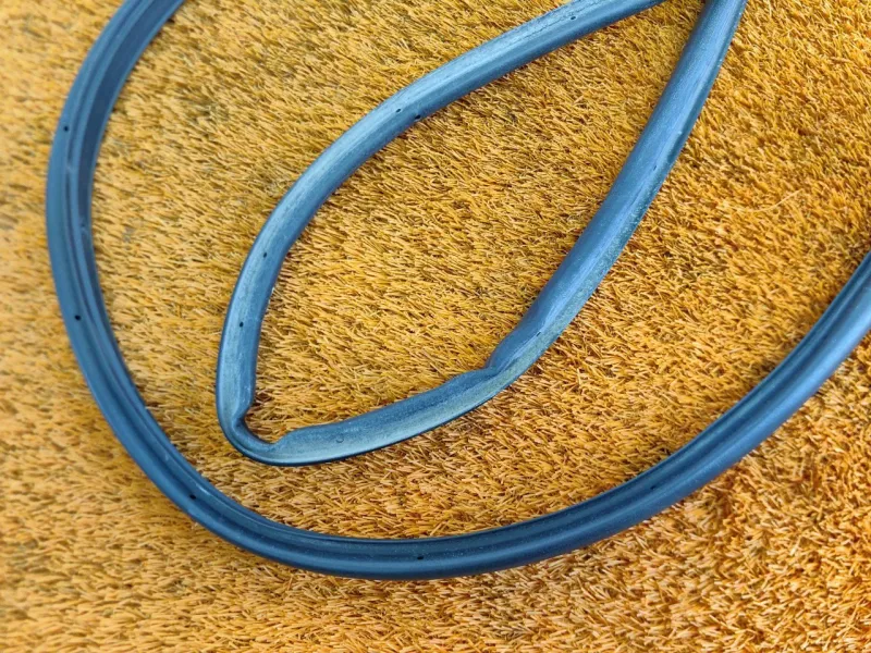 Уплотнитель двери