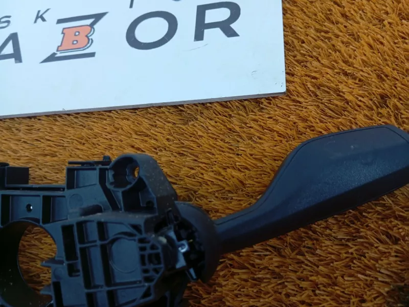 Подрулевой переключатель