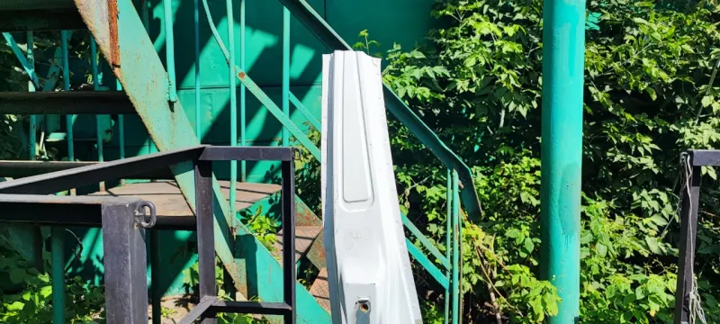 Порог с центральной стойкой