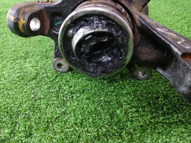 Кулак поворотный