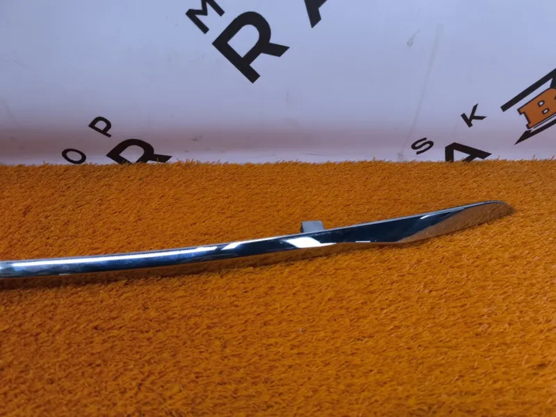 Накладка двери багажника