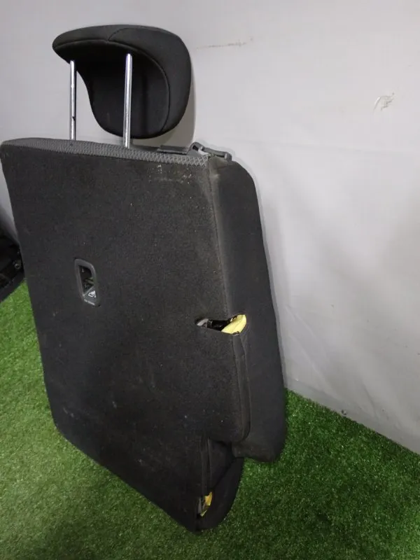 Спинка сиденья