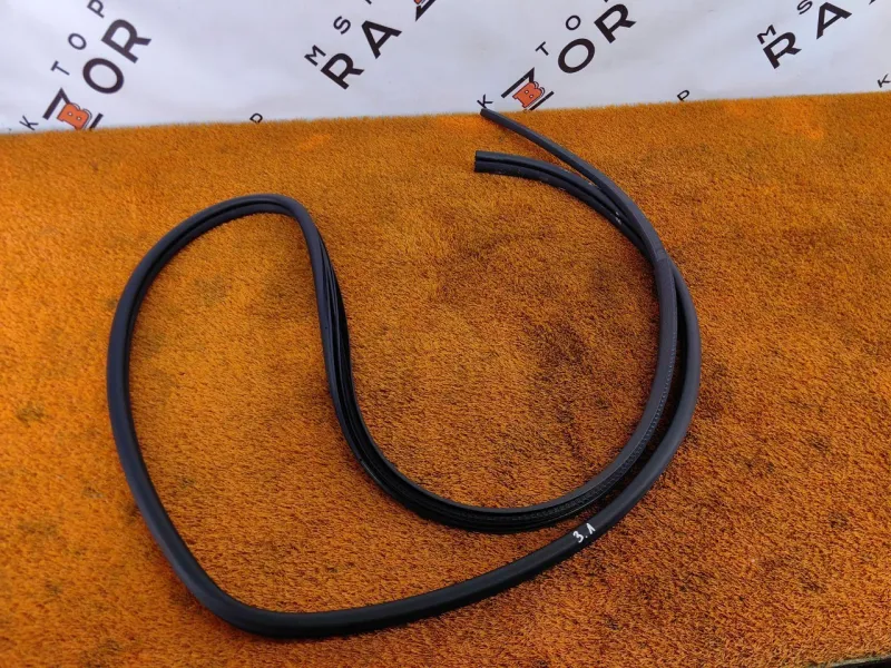 Уплотнитель проема двери