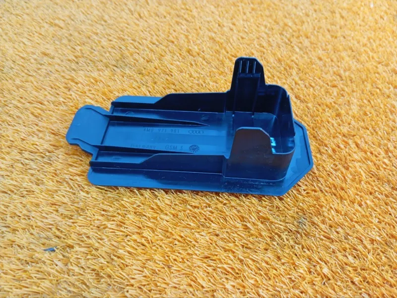 Крышка блока предохранителей