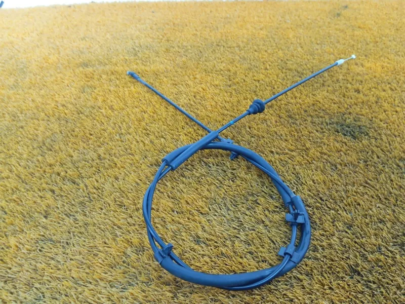 Трос замка капота