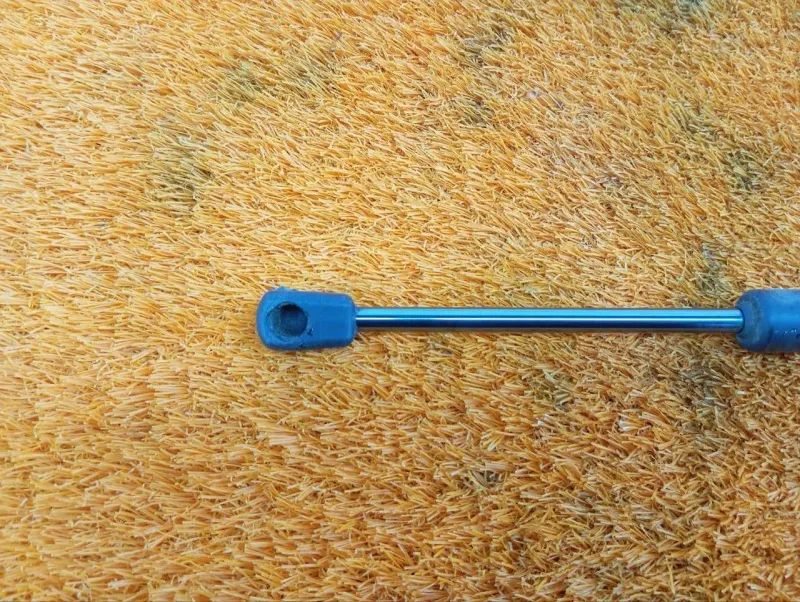 Амортизатор капота