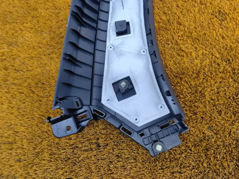 Накладка на стойку кузова