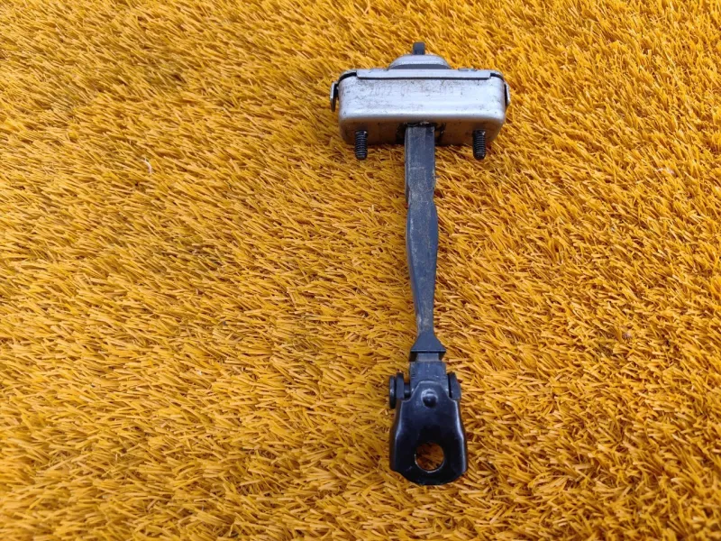 Ограничитель двери